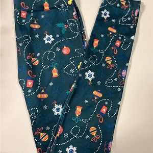 Christmas Leggings!Snowflakes & Christmas ornaments on blue/green color leggings